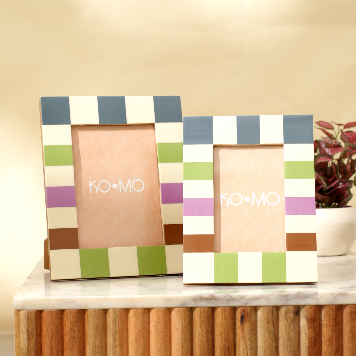 Checkered Resin Photo Frame 4x6 Inch Glossy