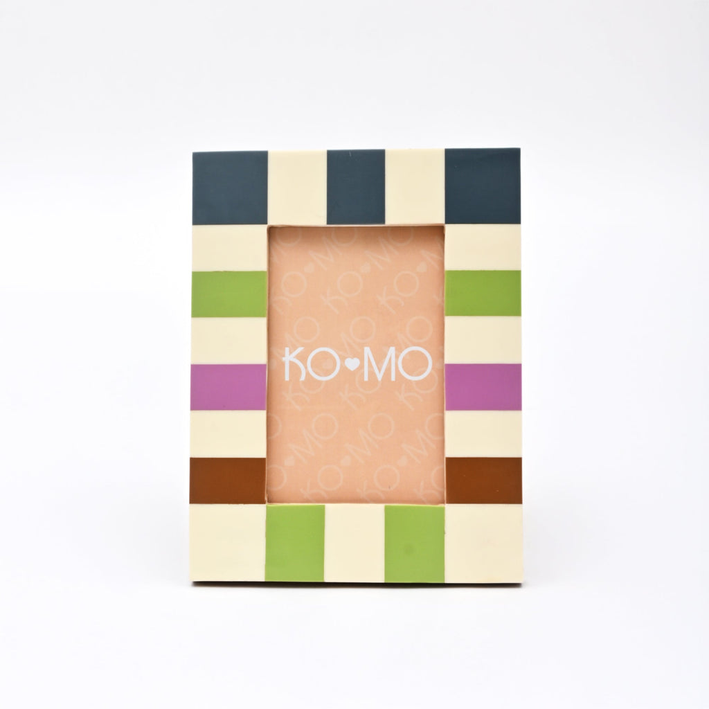 Checkered Resin Photo Frame 4x6 Inch Glossy