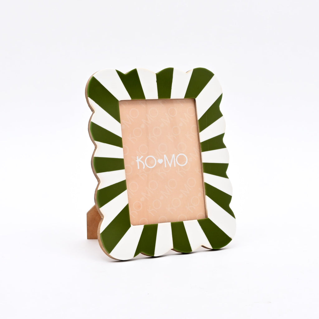 Green & White Scallop Resin Photo Frame 5x7 Inch