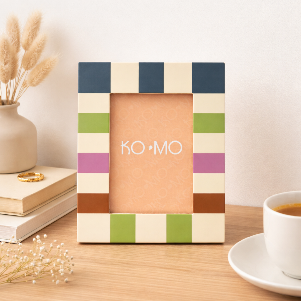 Checkered Resin Photo Frame 4x6 Inch Glossy